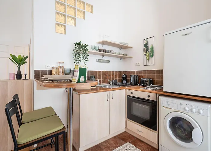 דירה Cosmopolitan - Chic Getaway In A Fancy Neighbourhood *