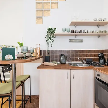 Cosmopolitan - Chic Getaway In A Fancy Neighbourhood *