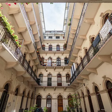Apartmán Cosmopolitan - Chic Getaway In A Fancy Neighbourhood *
