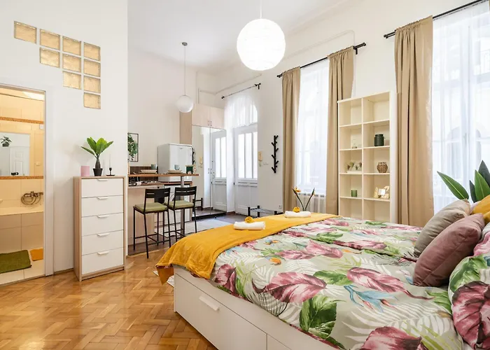 Appartamento Cosmopolitan - Chic Getaway In A Fancy Neighbourhood Budapest